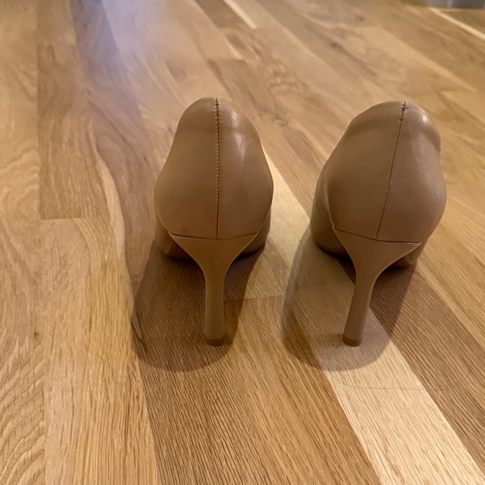 Chic Tan Heels by Rack - Picture 3 of 7